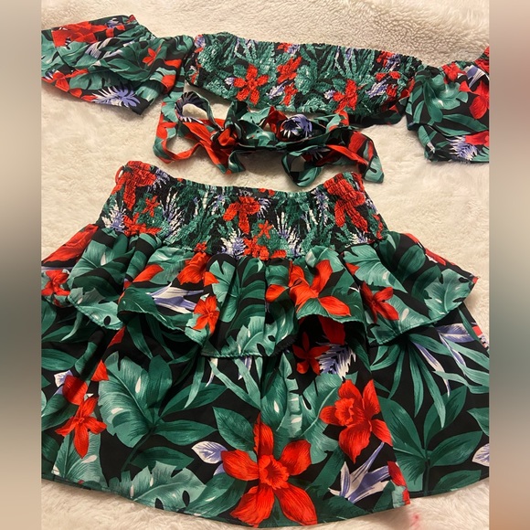 NWOT WOW Couture tropical 2-piece skirt set vacation size Small - Picture 3 of 10